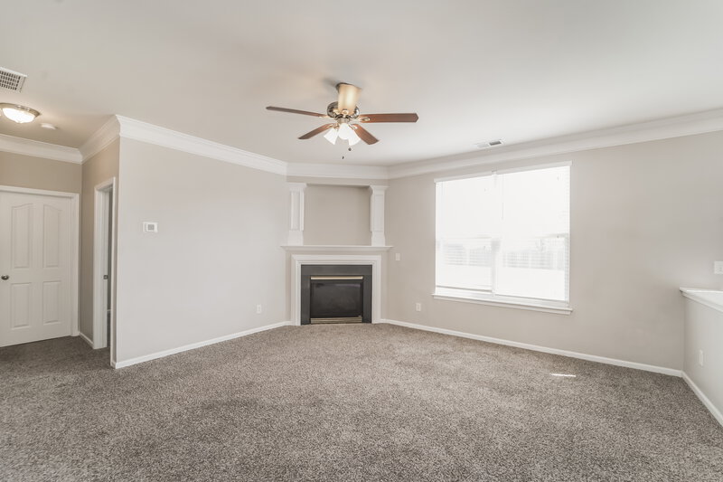 2,195/Mo, 16043 Stuarts Draft Ct Charlotte, NC 28278 Living Room View 2