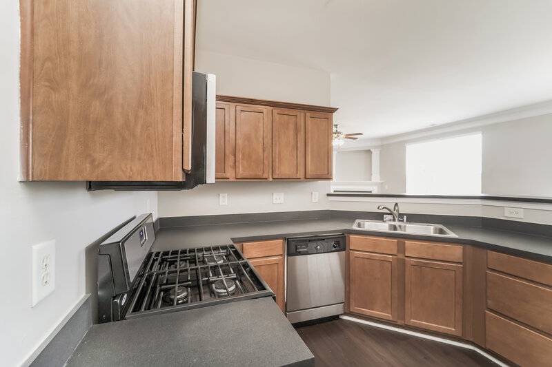 2,195/Mo, 16043 Stuarts Draft Ct Charlotte, NC 28278 Kitchen View 2