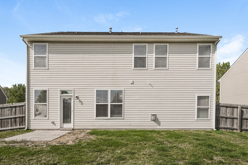 2,195/Mo, 16043 Stuarts Draft Ct Charlotte, NC 28278 Rear View