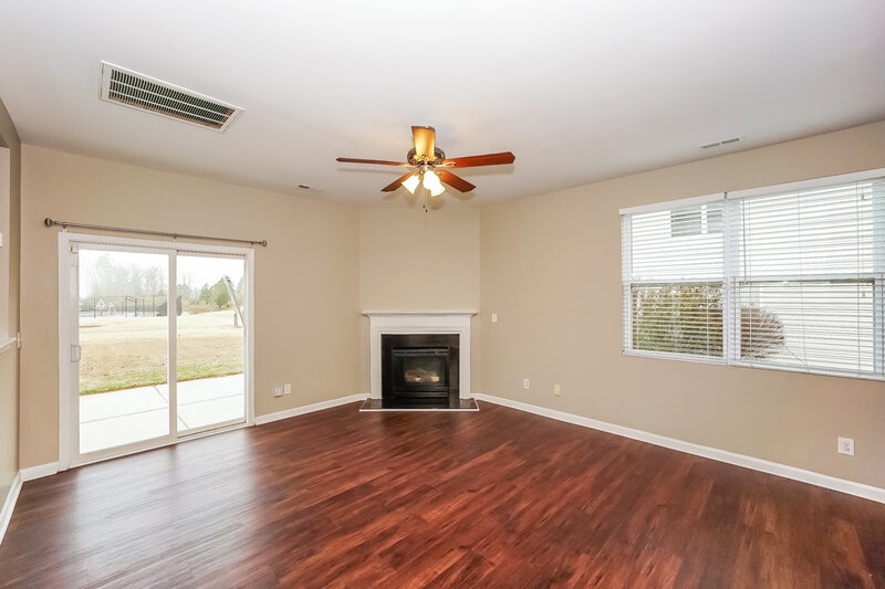 1,855/Mo, 11723 Bending Branch Rd Charlotte, NC 28227 Living Room View