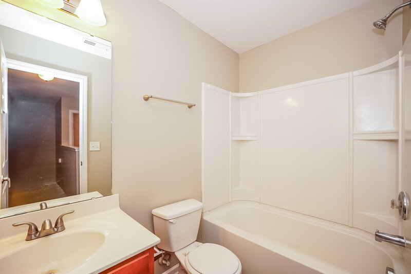 1,855/Mo, 11723 Bending Branch Rd Charlotte, NC 28227 Bathroom View