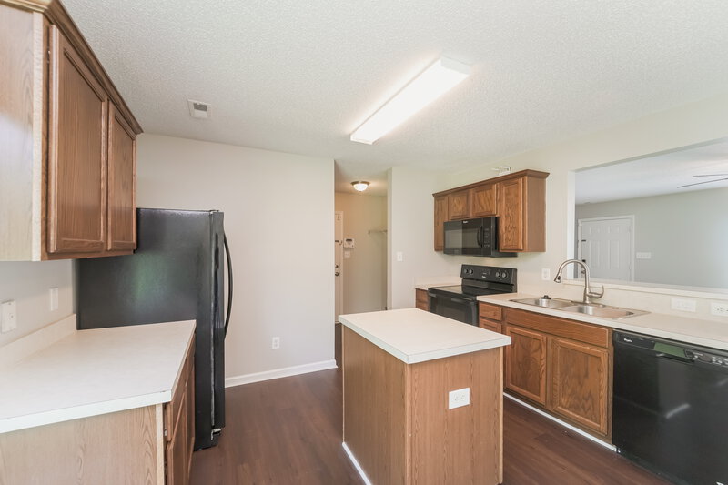 1,760/Mo, 2036 Pimpernel Rd Charlotte, NC 28213 Kitchen View 2