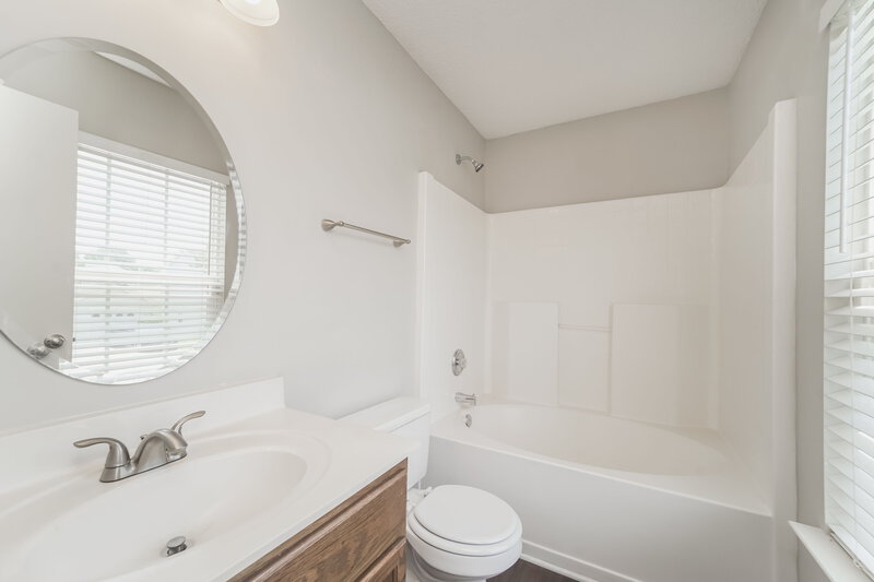 1,760/Mo, 2036 Pimpernel Rd Charlotte, NC 28213 Bathroom View