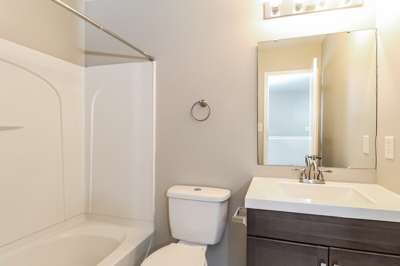 1,810/Mo, 1136 Ballina Way Charlotte, NC 28214 Bathroom View 2
