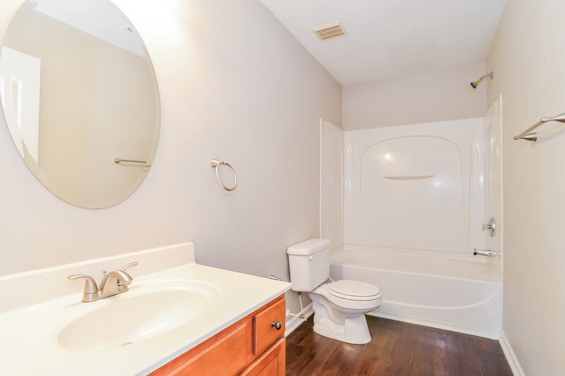 2,320/Mo, 1733 Larne Cir Charlotte, NC 28214 Bathroom View