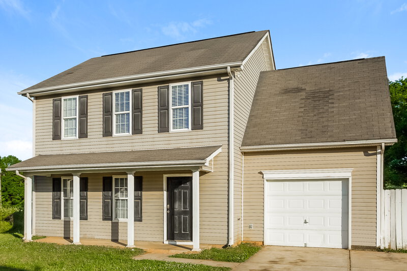 2,065/Mo, 4009 Ranchview Ln Charlotte, NC 28216 Front View