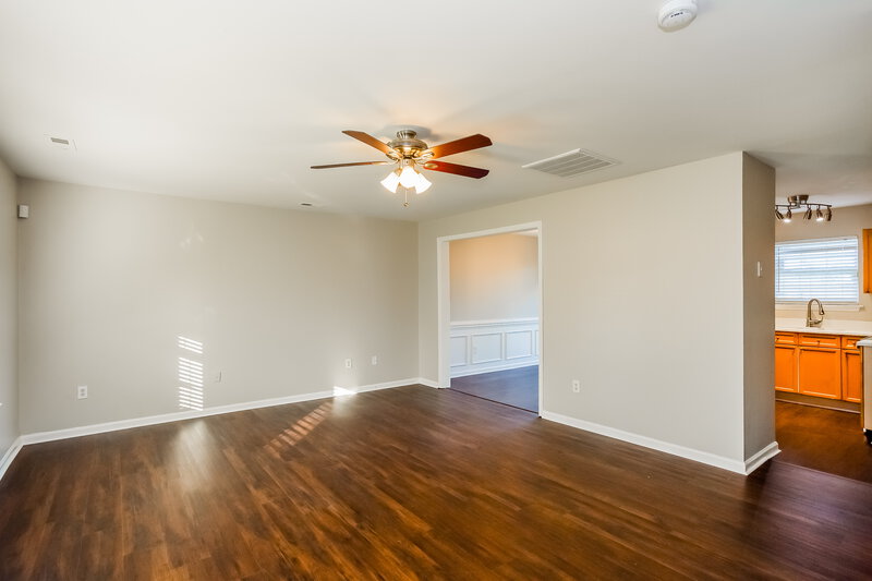 2,065/Mo, 4009 Ranchview Ln Charlotte, NC 28216 Living Room View