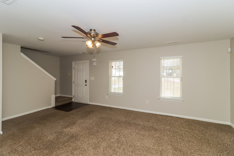 1,975/Mo, 4009 Ranchview Ln Charlotte, NC 28216 Living Room View
