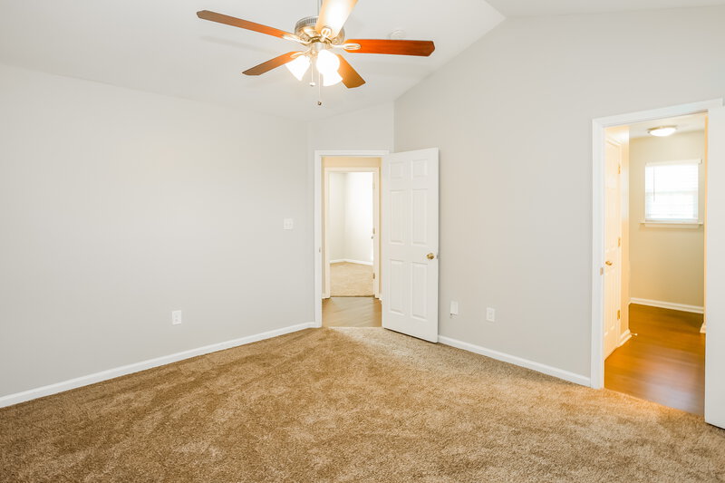 2,065/Mo, 4009 Ranchview Ln Charlotte, NC 28216 Main Bedroom View 2