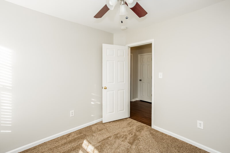 2,065/Mo, 4009 Ranchview Ln Charlotte, NC 28216 Bedroom View 4