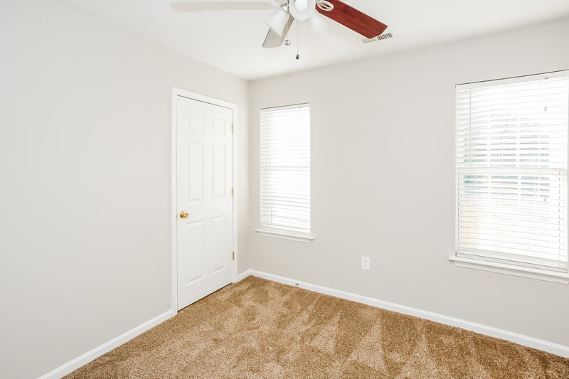 2,065/Mo, 4009 Ranchview Ln Charlotte, NC 28216 Bedroom View 5