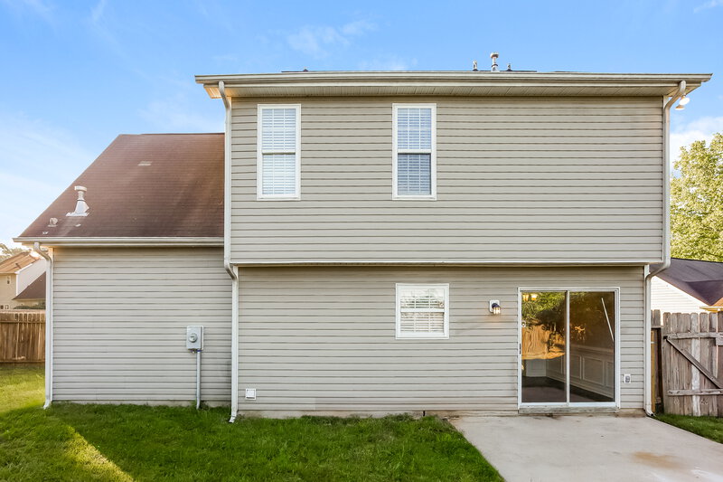 2,065/Mo, 4009 Ranchview Ln Charlotte, NC 28216 Rear View