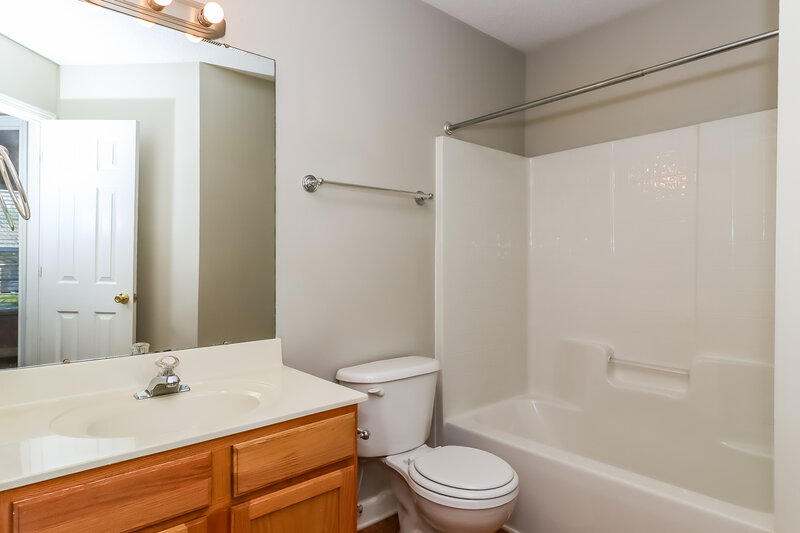 1,770/Mo, 3656 Dashiel Dr Charlotte, NC 28262 Bathroom View