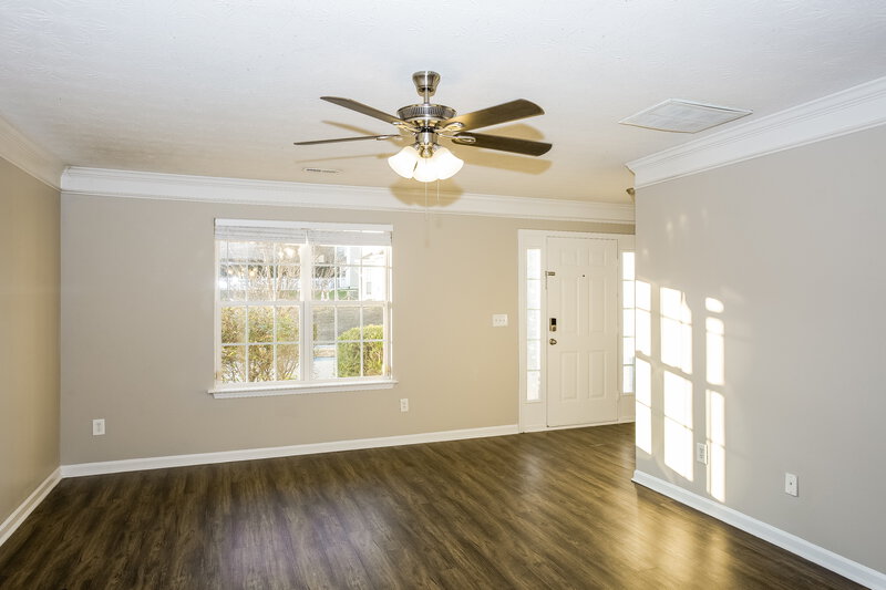 2,130/Mo, 7033 Tanners Creek Dr Huntersville, NC 28078 Living Room View 2