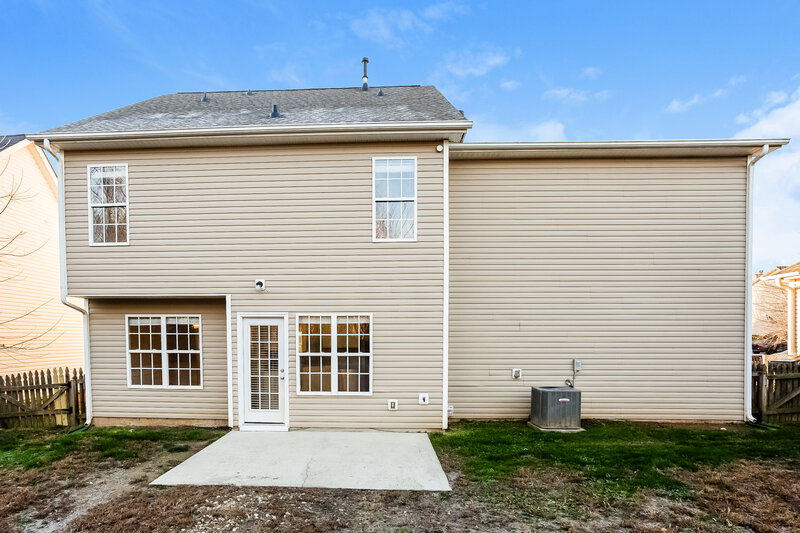 2,130/Mo, 7033 Tanners Creek Dr Huntersville, NC 28078 Rear View