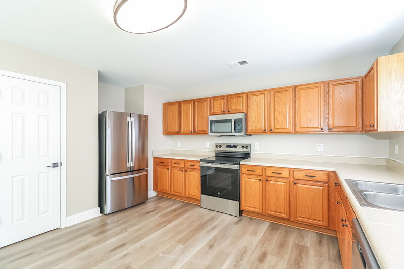 2,365/Mo, 2405 Harwood Hills Ln Charlotte, NC 28214 Kitchen View 2
