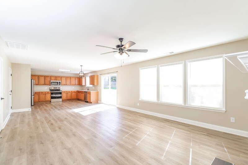 2,365/Mo, 2405 Harwood Hills Ln Charlotte, NC 28214 Family Room View 2