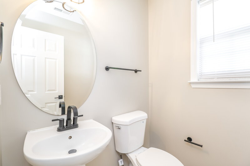 2,365/Mo, 2405 Harwood Hills Ln Charlotte, NC 28214 Bathroom View 2