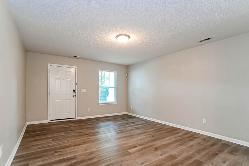 2,630/Mo, 5105 Oak Pasture Ln Charlotte, NC 28269 Living Room View