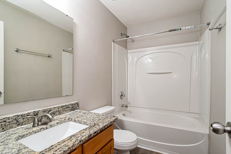 2,630/Mo, 5105 Oak Pasture Ln Charlotte, NC 28269 Bathroom View