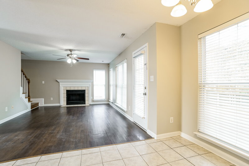 2,180/Mo, 14133 Southbridge Forest Dr Charlotte, NC 28273 Living Room View