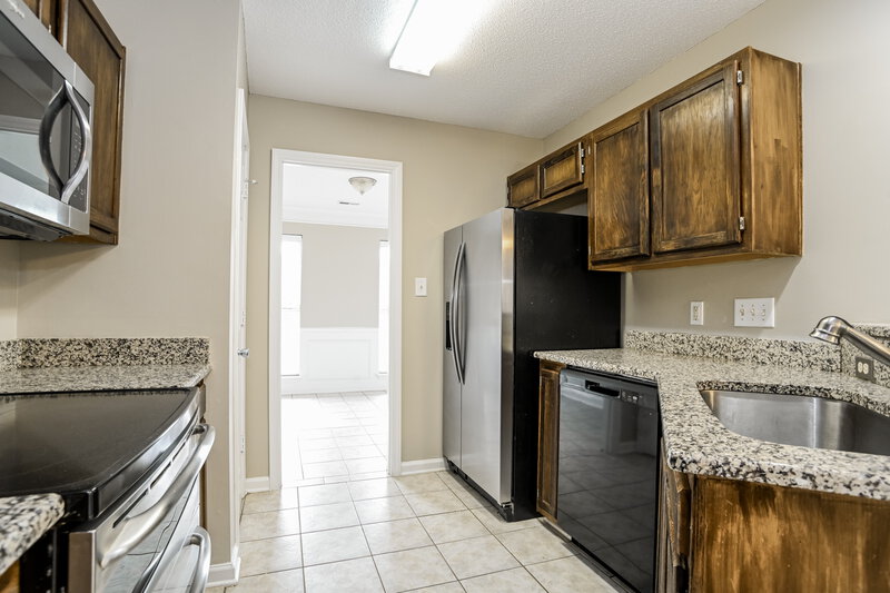 2,180/Mo, 14133 Southbridge Forest Dr Charlotte, NC 28273 Kitchen View