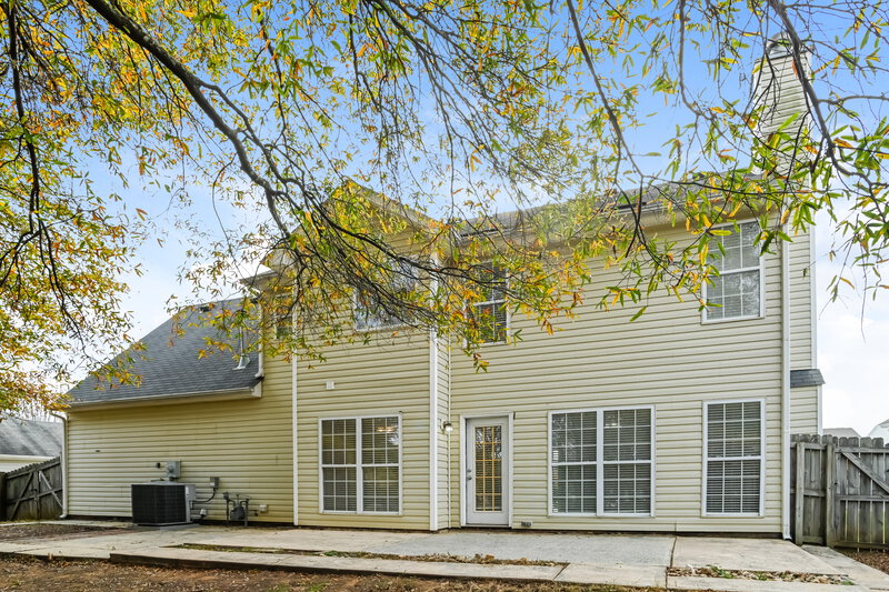 2,180/Mo, 14133 Southbridge Forest Dr Charlotte, NC 28273 Rear View