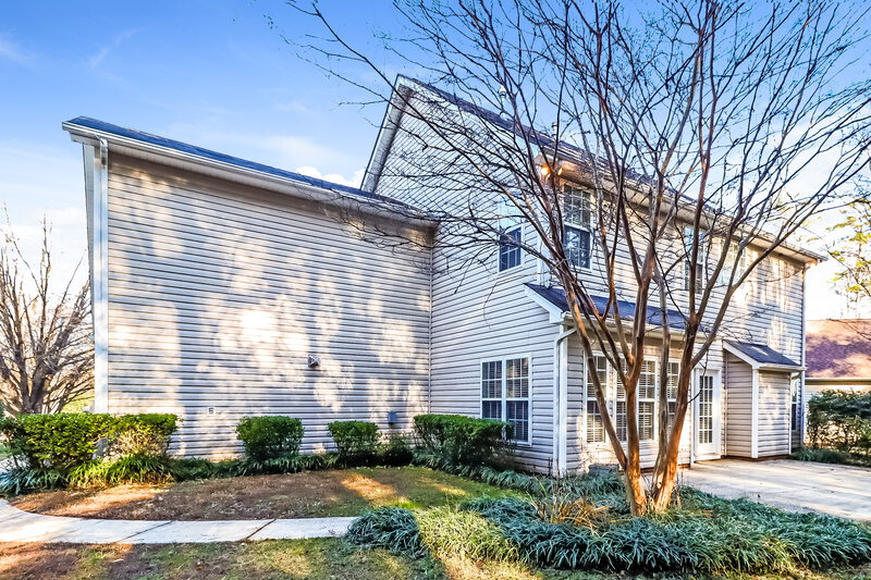 2,340/Mo, 8103 Marett Ct Charlotte, NC 28269 Rear View 2