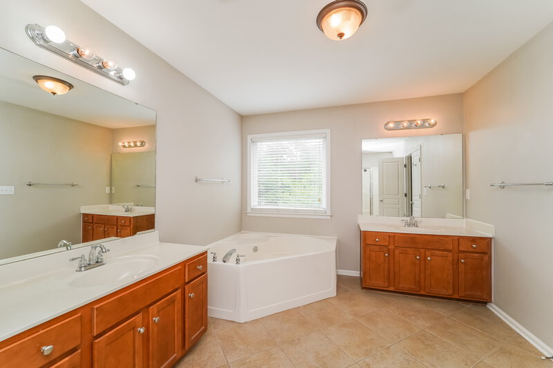 2,160/Mo, 9107 Cinder Ln Huntersville, NC 28078 Main Bathroom View