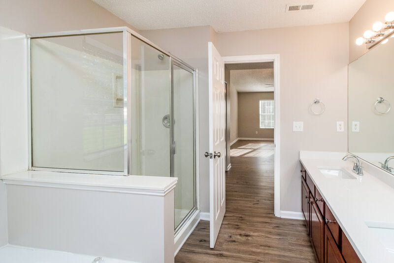 2,045/Mo, 5874 Mahogany Pl SW Concord, NC 28025 Main Bathroom View 2