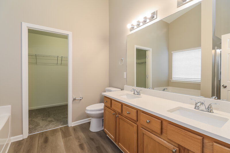2,190/Mo, 2111 Hunters Trail Dr Indian Trail, NC 28079 Main Bathroom View