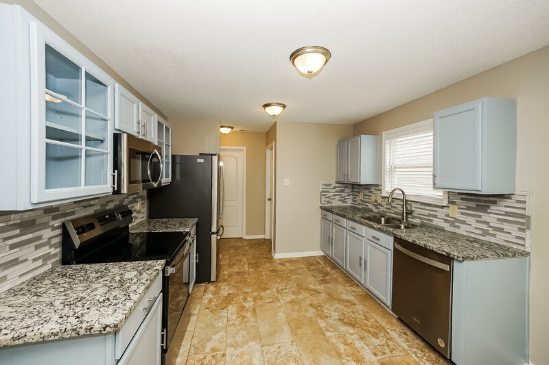 2,195/Mo, 830 Littleton Dr Concord, NC 28025 Kitchen View 2