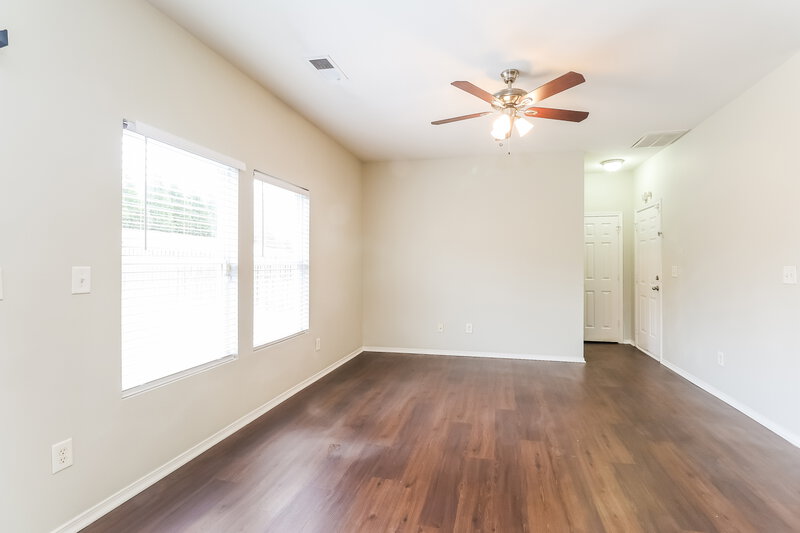 2,070/Mo, 9606 Hollyburgh Ter Charlotte, NC 28215 Living Room View