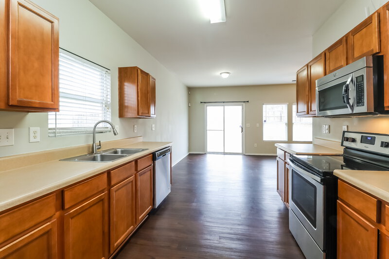 2,070/Mo, 9606 Hollyburgh Ter Charlotte, NC 28215 Kitchen View