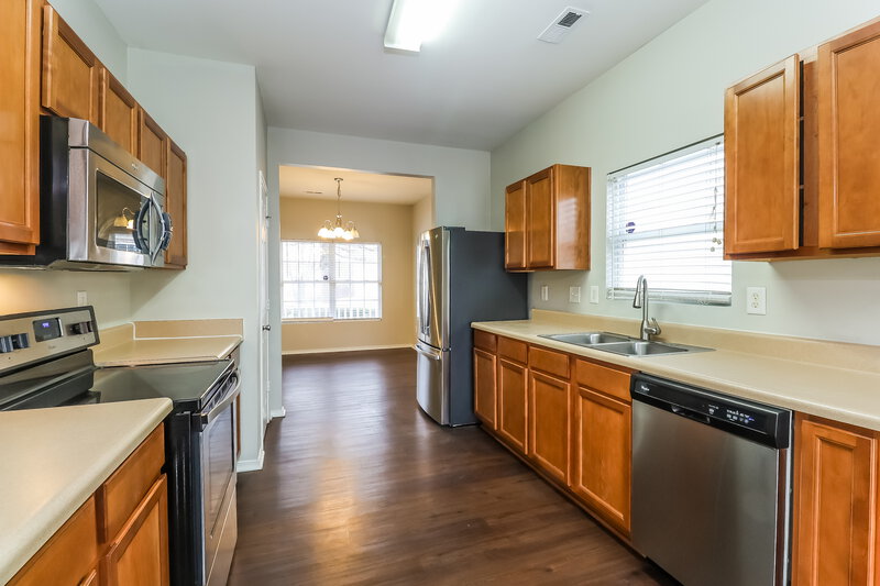 2,070/Mo, 9606 Hollyburgh Ter Charlotte, NC 28215 Kitchen View 2