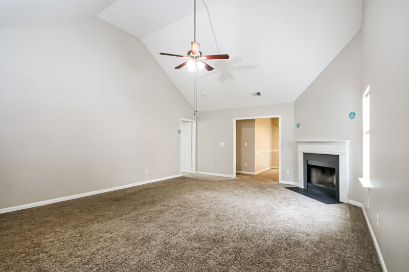 2,320/Mo, 5712 Falls Ridge Ln Charlotte, NC 28269 Living Room View