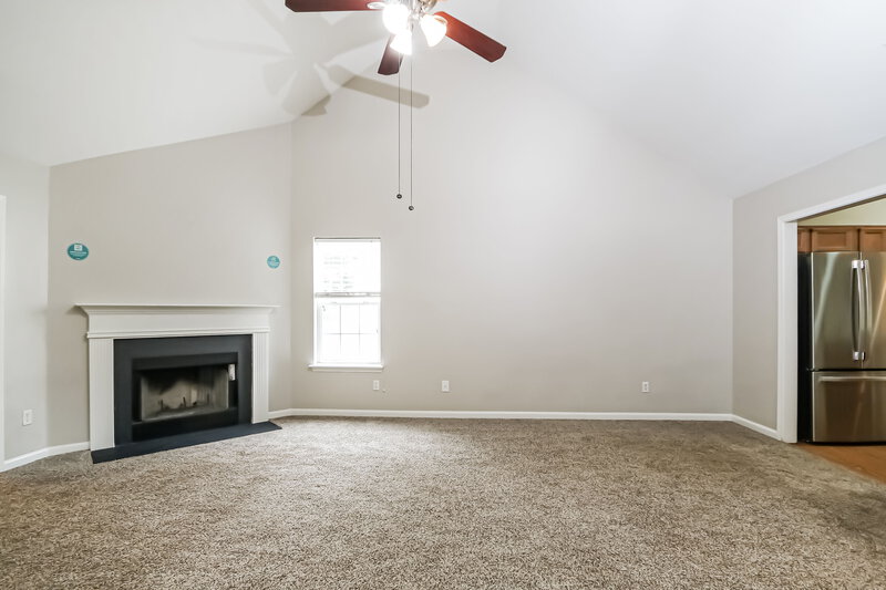 2,320/Mo, 5712 Falls Ridge Ln Charlotte, NC 28269 Living Room View 2