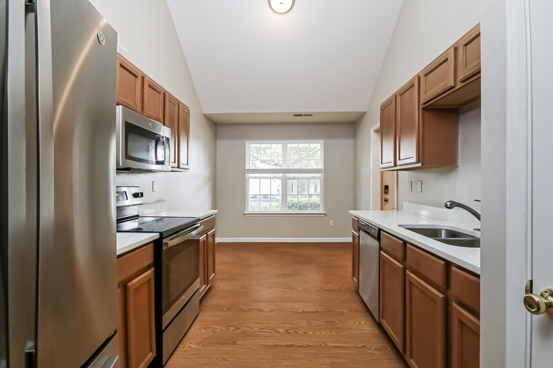 2,320/Mo, 5712 Falls Ridge Ln Charlotte, NC 28269 Kitchen View 2