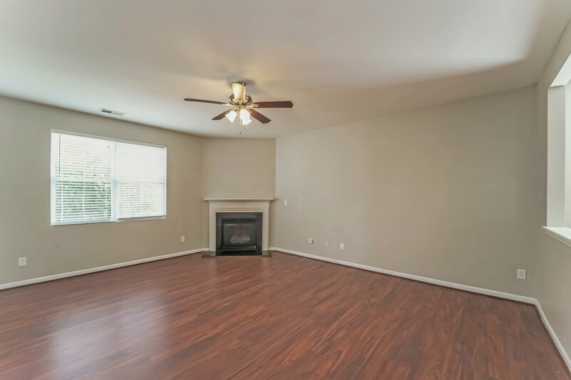 2,280/Mo, 7108 Bear Grass Ln Charlotte, NC 28227 Living Room View