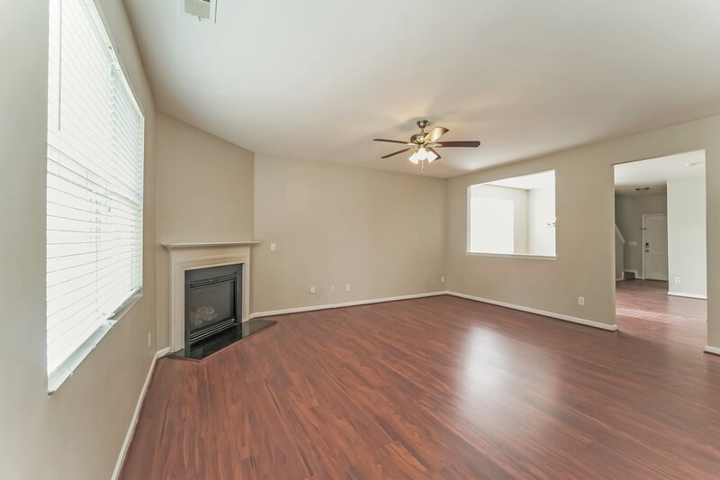 2,280/Mo, 7108 Bear Grass Ln Charlotte, NC 28227 Living Room View 2