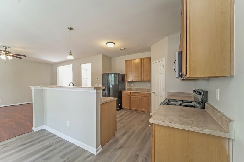 2,280/Mo, 7108 Bear Grass Ln Charlotte, NC 28227 Kitchen View 2