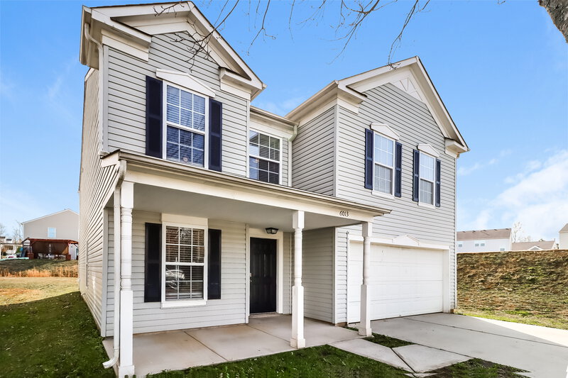 1,800/Mo, 6013 Twin Brook Dr Charlotte, NC 28269 Front View 2