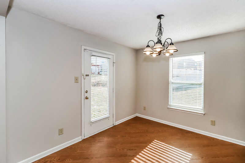 1,800/Mo, 6013 Twin Brook Dr Charlotte, NC 28269 Dining Room View