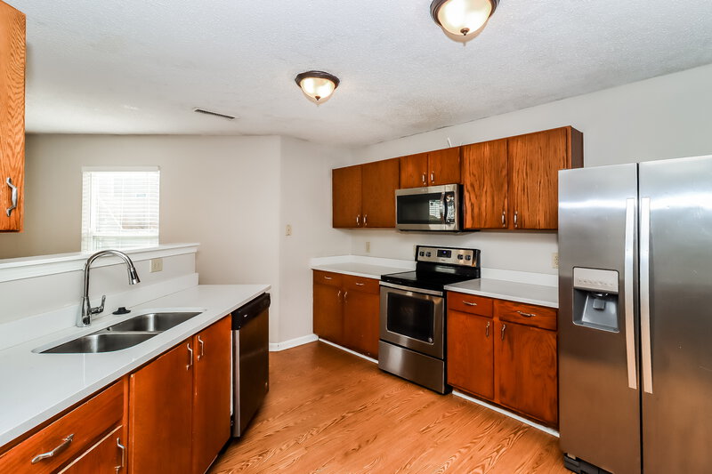 1,800/Mo, 6013 Twin Brook Dr Charlotte, NC 28269 Kitchen View