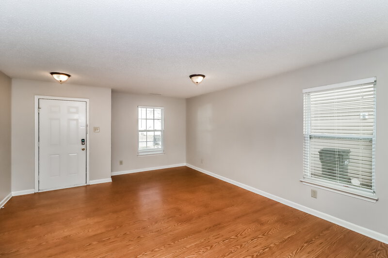 1,800/Mo, 6013 Twin Brook Dr Charlotte, NC 28269 Family Room View