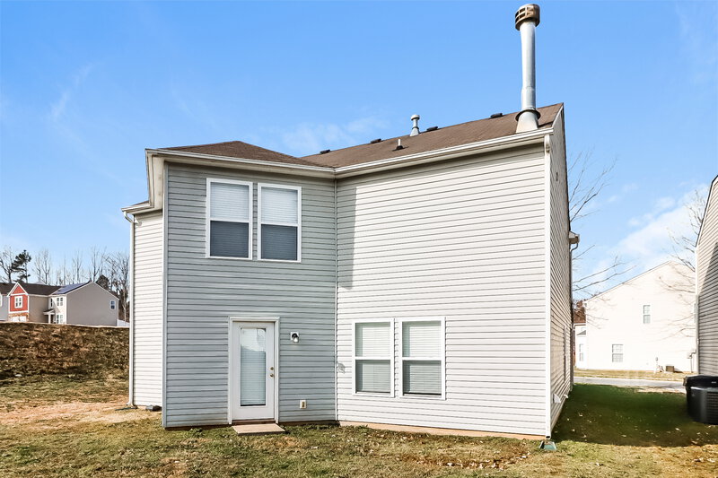 1,800/Mo, 6013 Twin Brook Dr Charlotte, NC 28269 Rear View 2