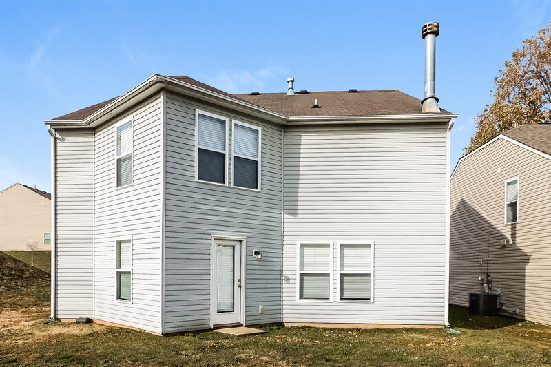 1,800/Mo, 6013 Twin Brook Dr Charlotte, NC 28269 Rear View 3