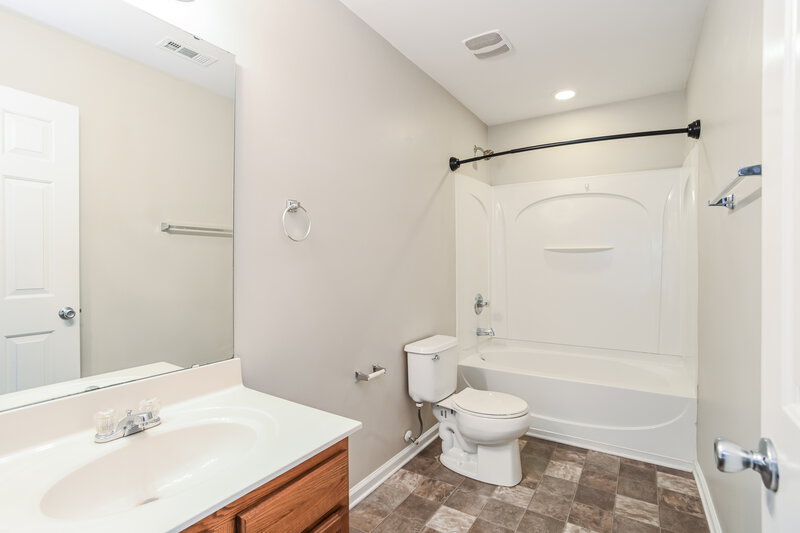1,925/Mo, 7733 Brookwood Valley Ln Mint Hill, NC 28227 Bathroom View