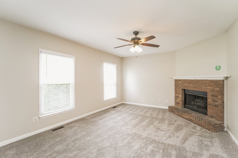 2,830/Mo, 11108 Mallard Crossing Dr Charlotte, NC 28262 Living Room View