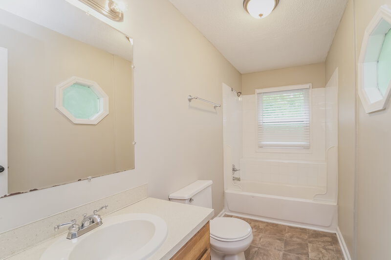2,830/Mo, 11108 Mallard Crossing Dr Charlotte, NC 28262 Main Bathroom View
